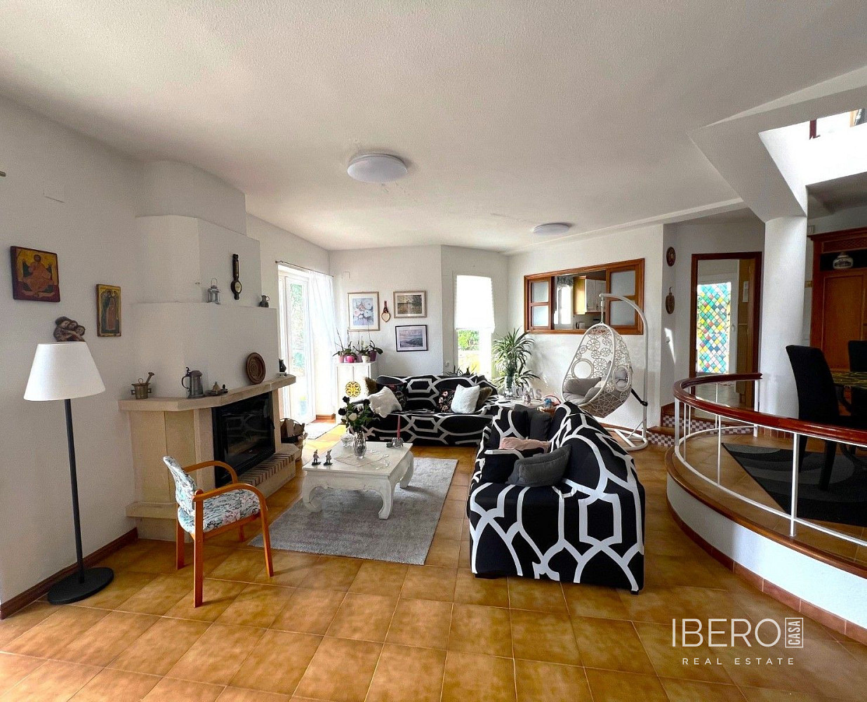 Prodej domu 215 m² s pozemkem 1 090 m² — photo 2