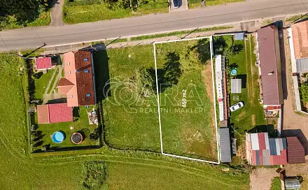 Prodej stavebního pozemku 650 m², Kladruby nad Labem, okres Pardubice