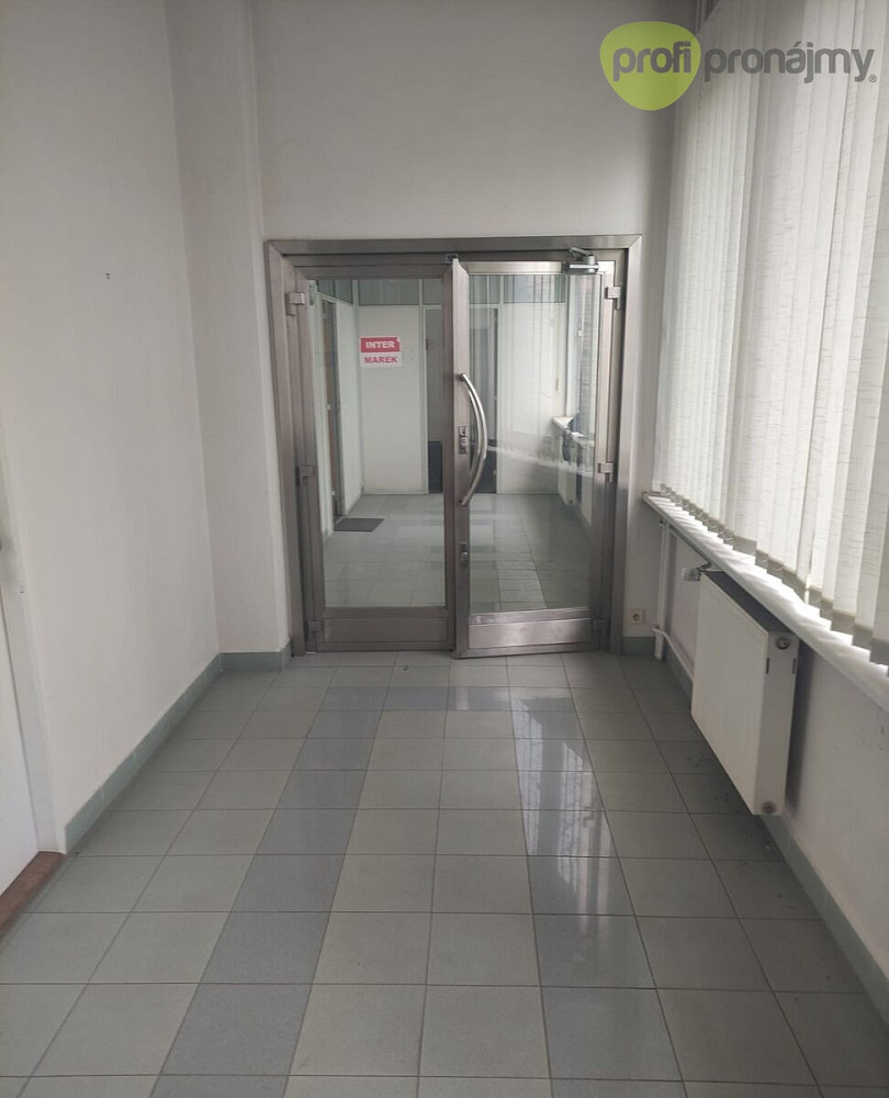 Pronájem obchodních prostor 139 m² – fotografie 3