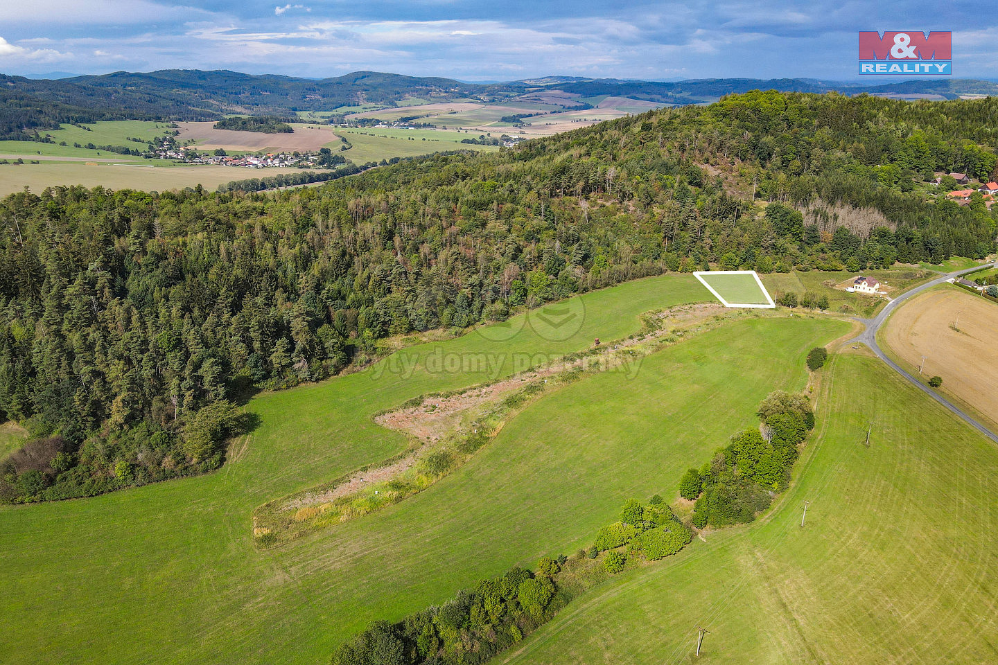 Prodej stavebního pozemku 1 607 m² – fotografie 4