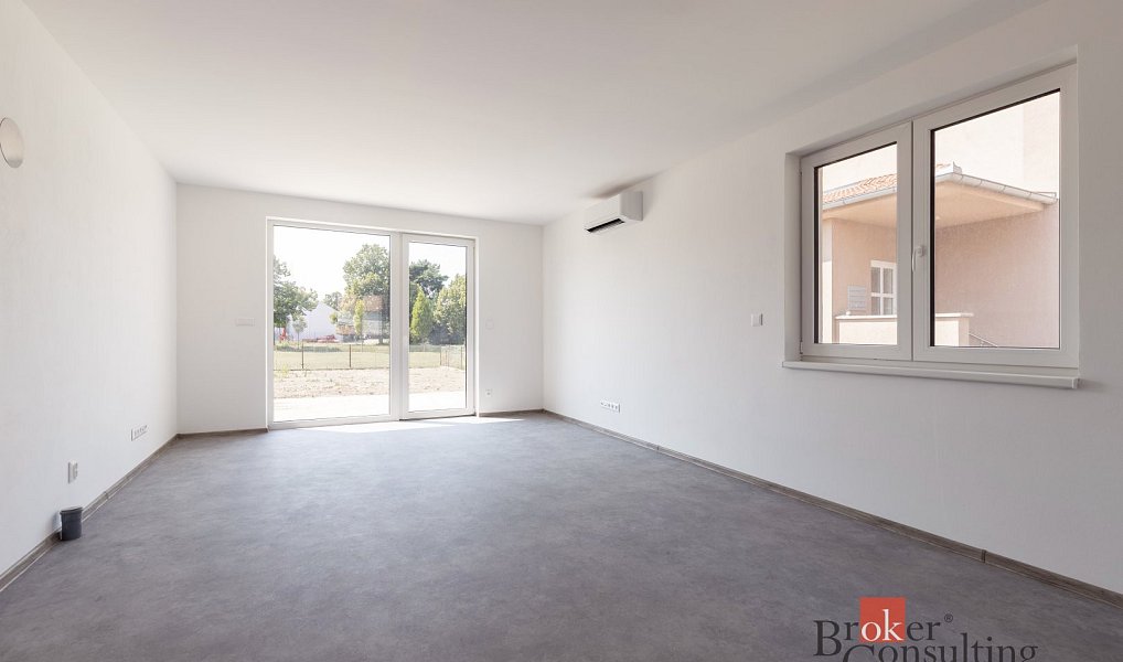 Prodej domu 100 m² s pozemkem 699 m², Miroslav – náhled fotky 3