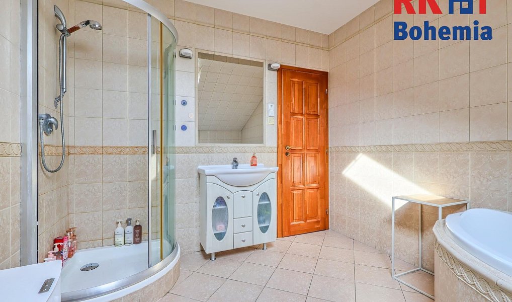 Prodej domu 309 m² s pozemkem 1 162 m², Úvaly – náhled fotky 20