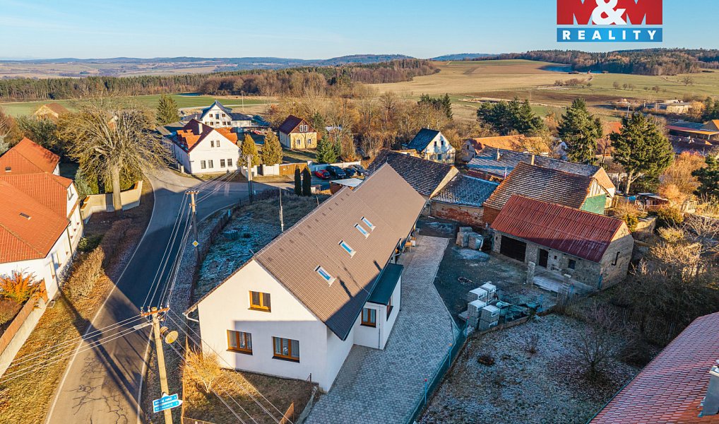 Prodej domu 225 m² s pozemkem 1 397 m², Spálené Poříčí – fotka 1 z 30