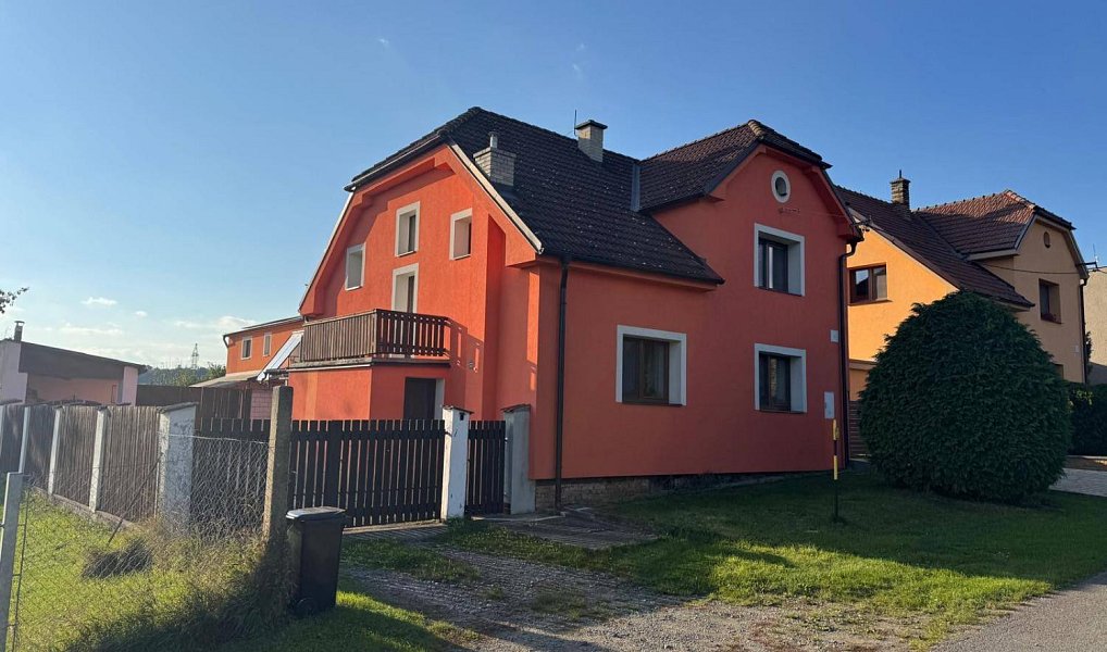Prodej domu 240 m² s pozemkem 1 115 m², Zborovice – fotka 1 z 13