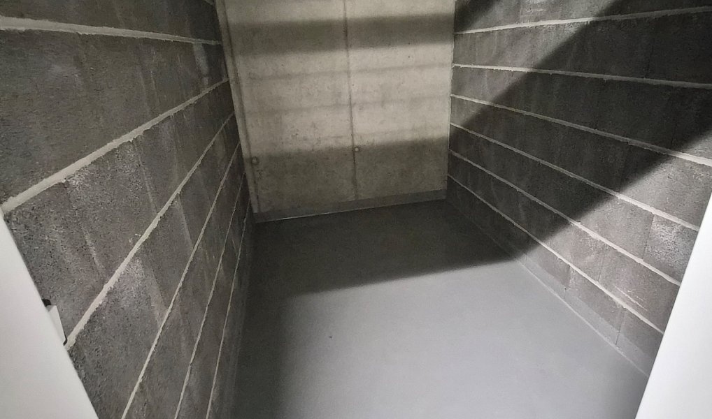 Pronájem sklepa / skladu 5,4 m² – Hagibor, Praha 10 | Příjezd autem, přístup 24/7, Praha – fotka 1 z 4