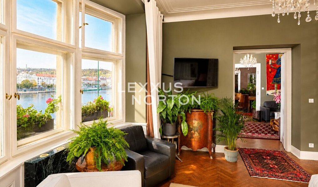 Pronájem bytu 4+1 150 m², Praha – fotka 1 z 14