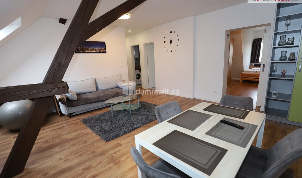 Prodej bytu 3+1 87 m², Cheb – náhled fotky 2