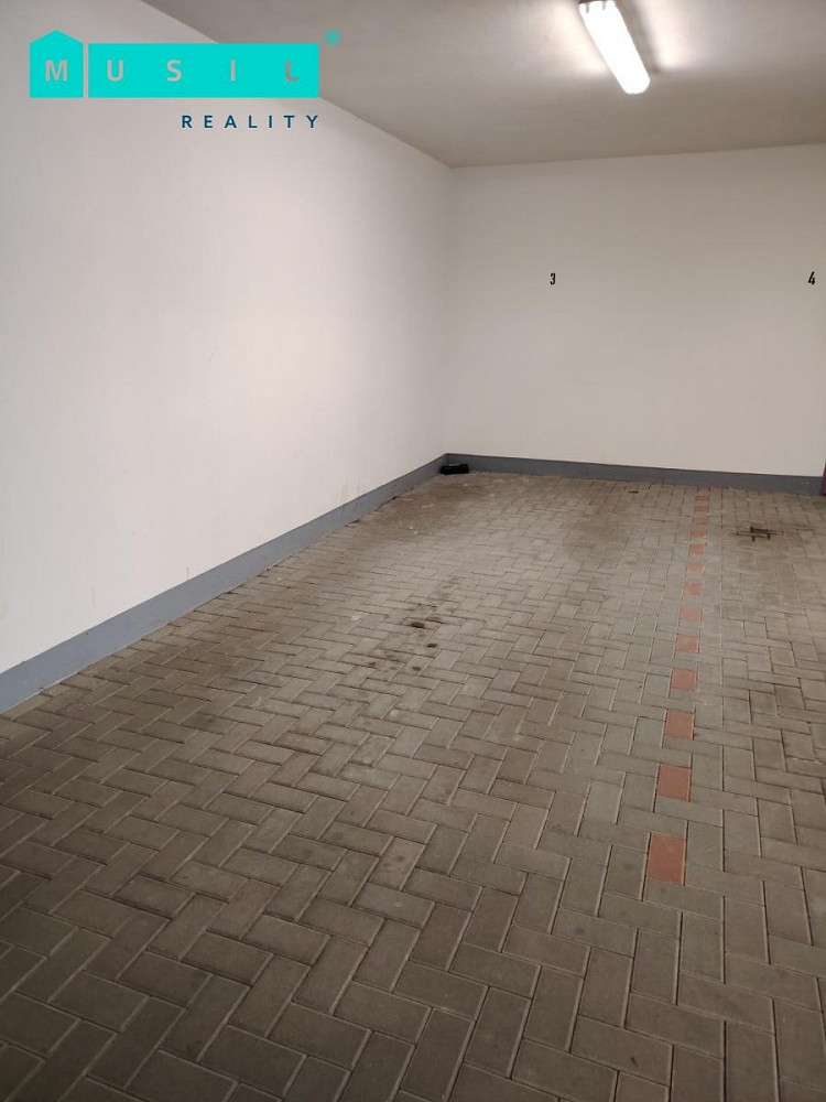 Prodej vnitřního garážového stání v Olomouci na ul. Jarmily Glazarové