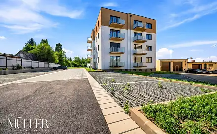 Pronájem bytu 1+kk 47 m², Pod Parkem, Holice, okres Pardubice