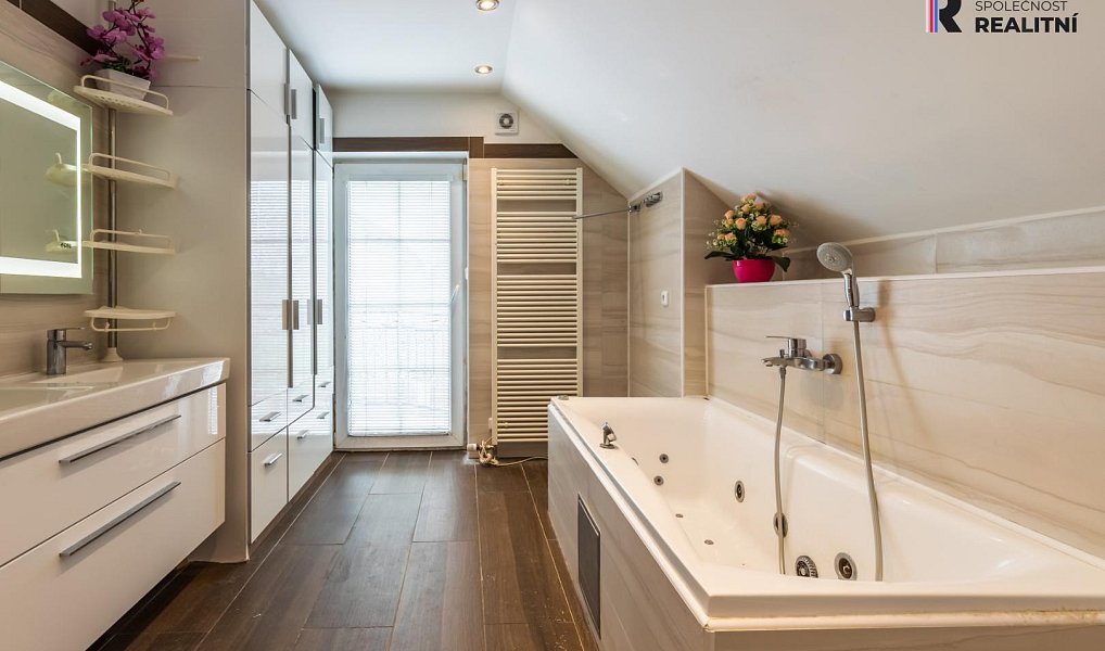 Prodej domu 168 m² s pozemkem 427 m², Praha – náhled fotky 14