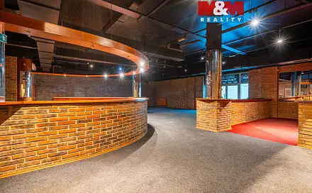 Pronájem obchodních prostor 324 m², Trnkovo náměstí, Praha 5 - Hlubočepy