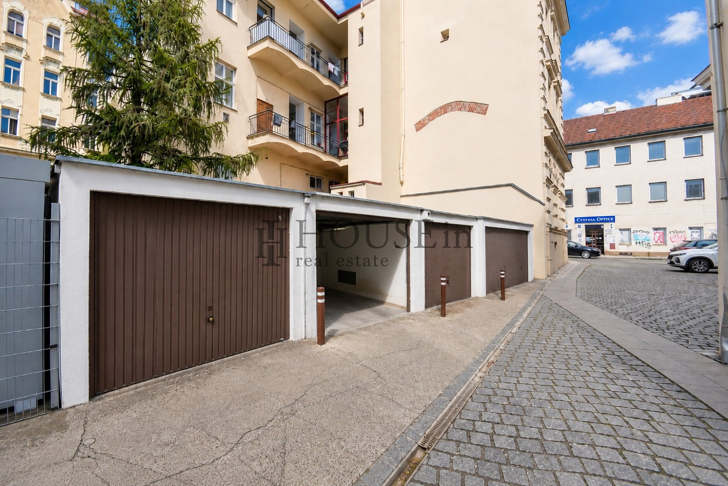Pronájem garáže 16 m2 - Praha - Nové Město, ul. Vyšehradská – fotografie 4