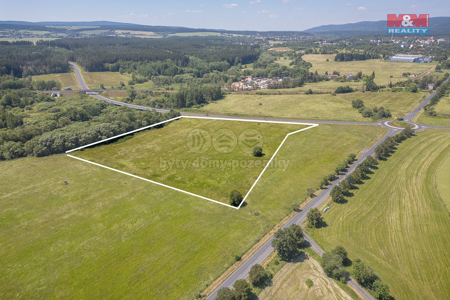Prodej pole 32 126 m²