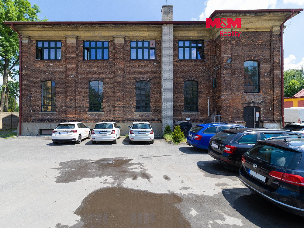 Pronájem výrobních prostor 1 500 m²