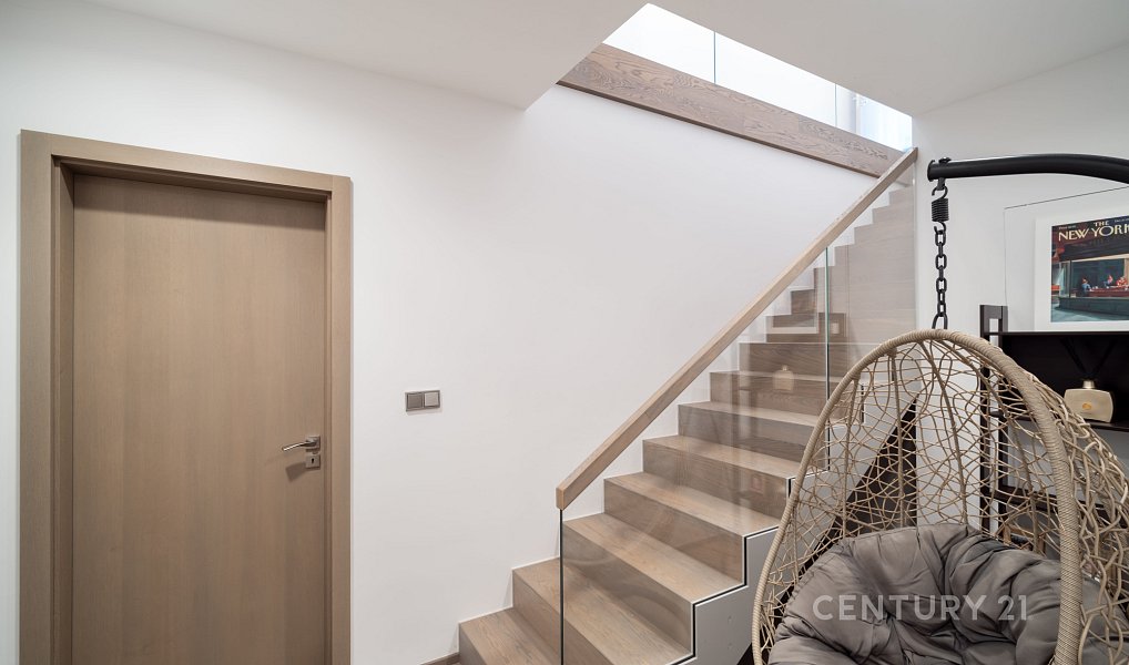 Prodej bytu 5+kk 317 m², Praha – náhled fotky 16