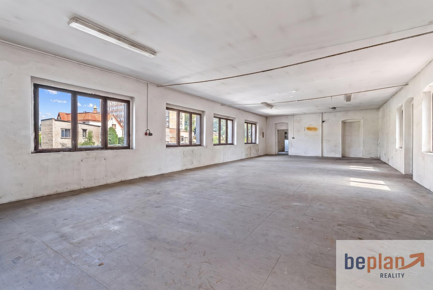 Prodej skladovacích prostor 7 660 m² — photo 2