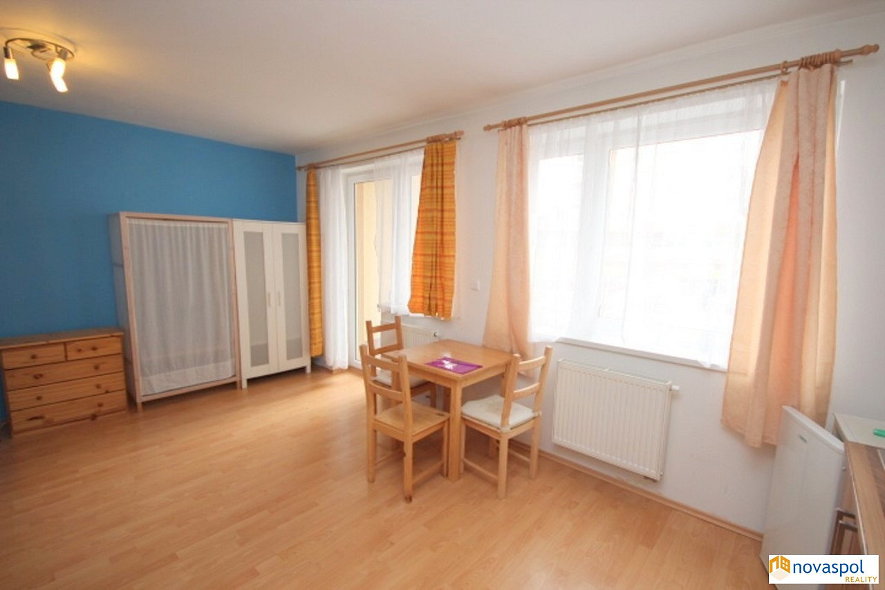 Pronájem bytu 1+kk 37 m² — photo 2