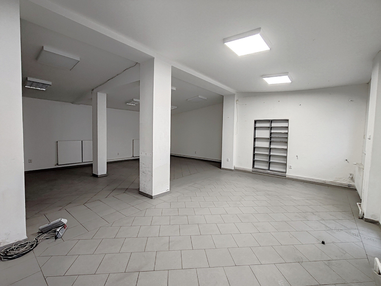 Pronájem obchodních prostor 215 m² — photo 3