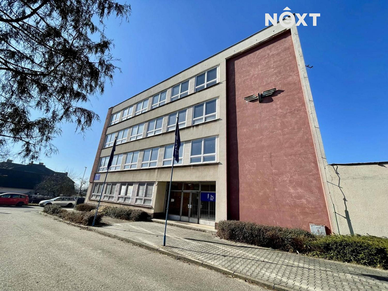 Pronájem kanceláře 700 m²