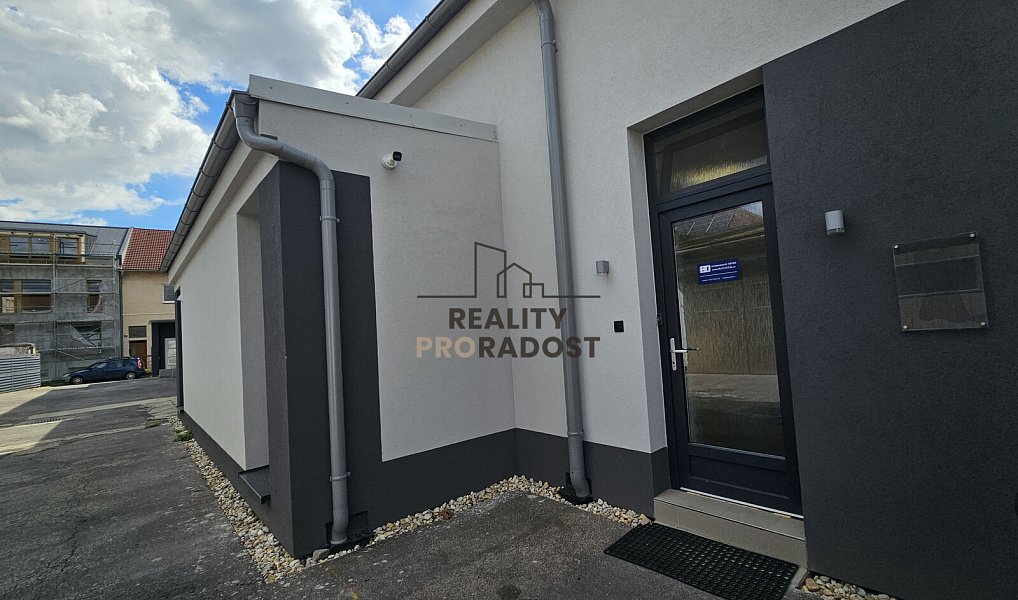 Pronájem obchodních prostor 130 m², Hodonín – náhled fotky 7
