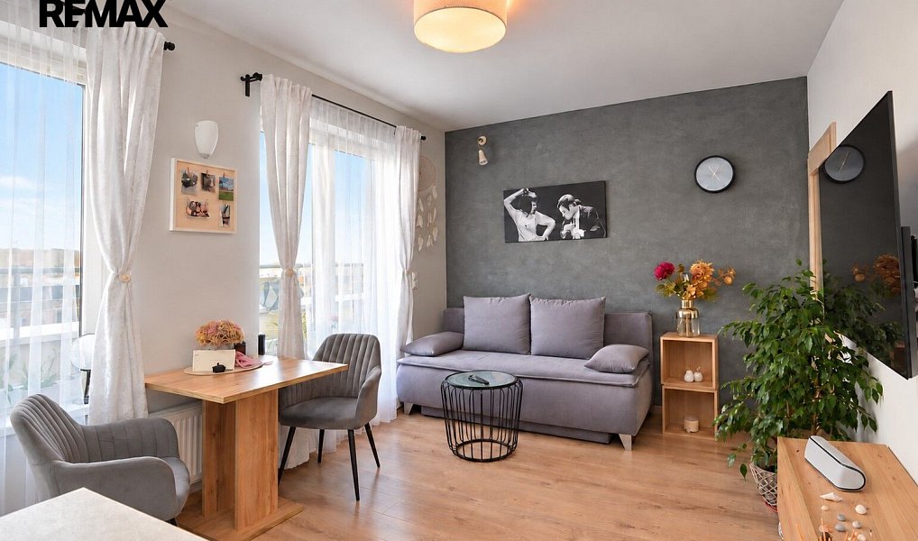 Pronájem bytu 2+kk 44 m², Praha – náhled fotky 2