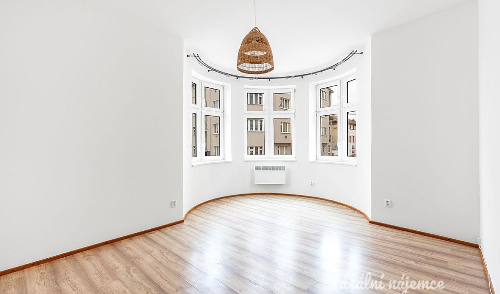 Pronájem bytu 2+1 52 m², Praha – náhled fotky 2