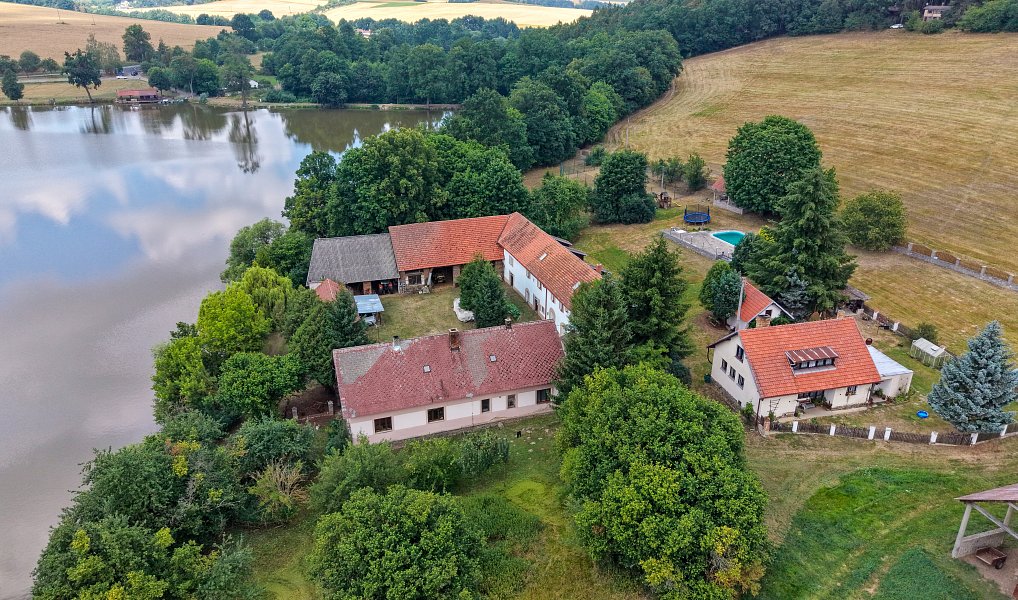 Prodej domu (jiného typu) 550 m², Neveklov – náhled fotky 2