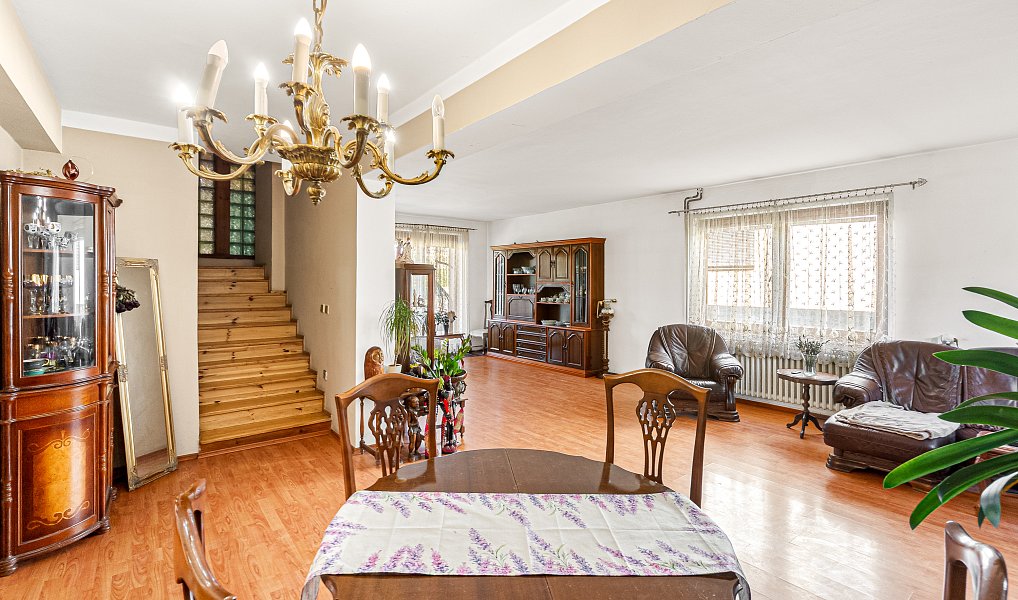 Prodej domu 182 m² s pozemkem 1 355 m², Všetaty – náhled fotky 7