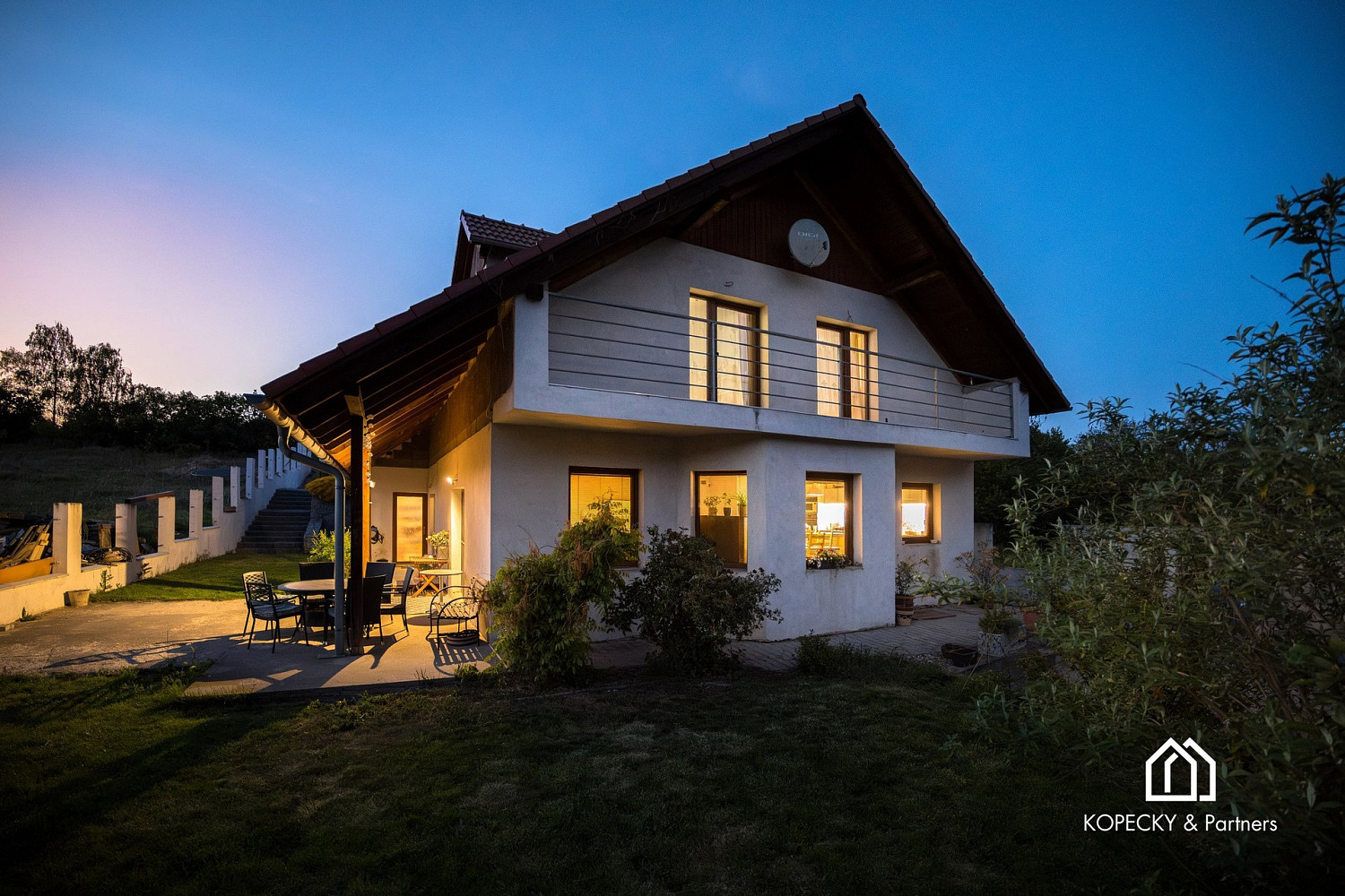 Prodej domu 252 m² s pozemkem 1 208 m²