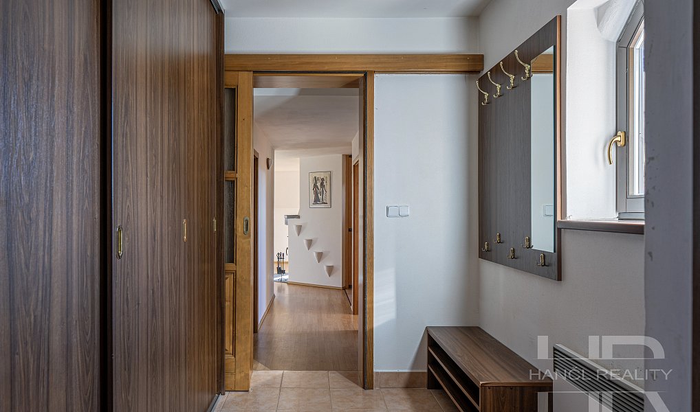 Prodej domu 202 m² s pozemkem 2 142 m², Šternberk – náhled fotky 22