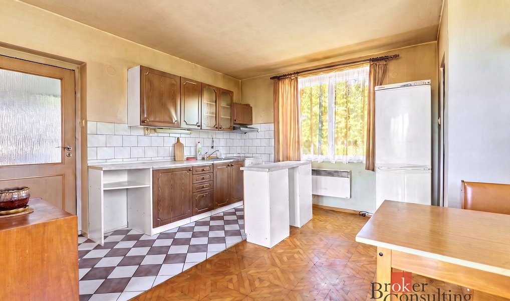 Prodej domu 335 m² s pozemkem 980 m², Skalná – náhled fotky 4