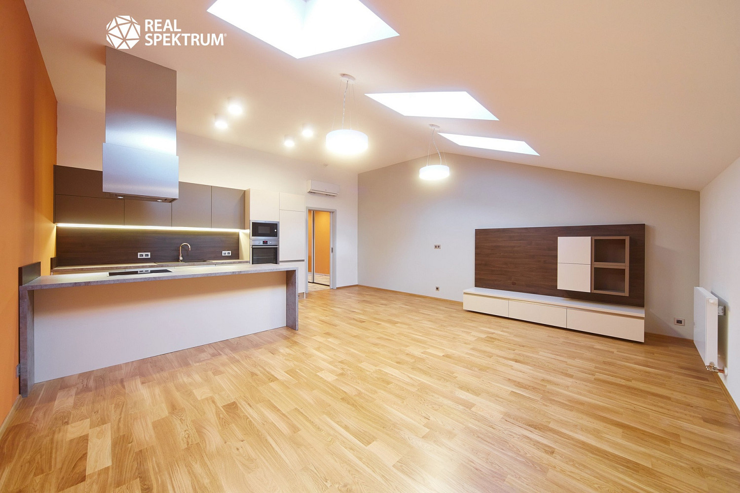 Pronájem bytu 2+kk 69 m²