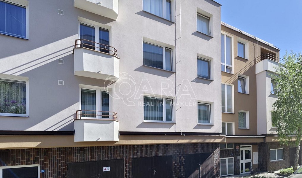 Pronájem bytu 3+kk 81 m², Praha – náhled fotky 32