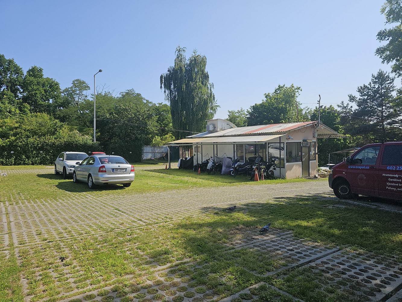 prodej objektu s vedlejšími stavbami - Modřany – pohled 5