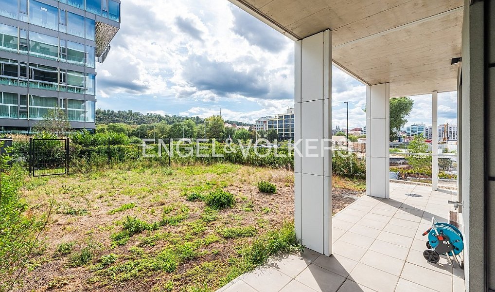 Pronájem bytu 2+kk 59 m², Praha – náhled fotky 3