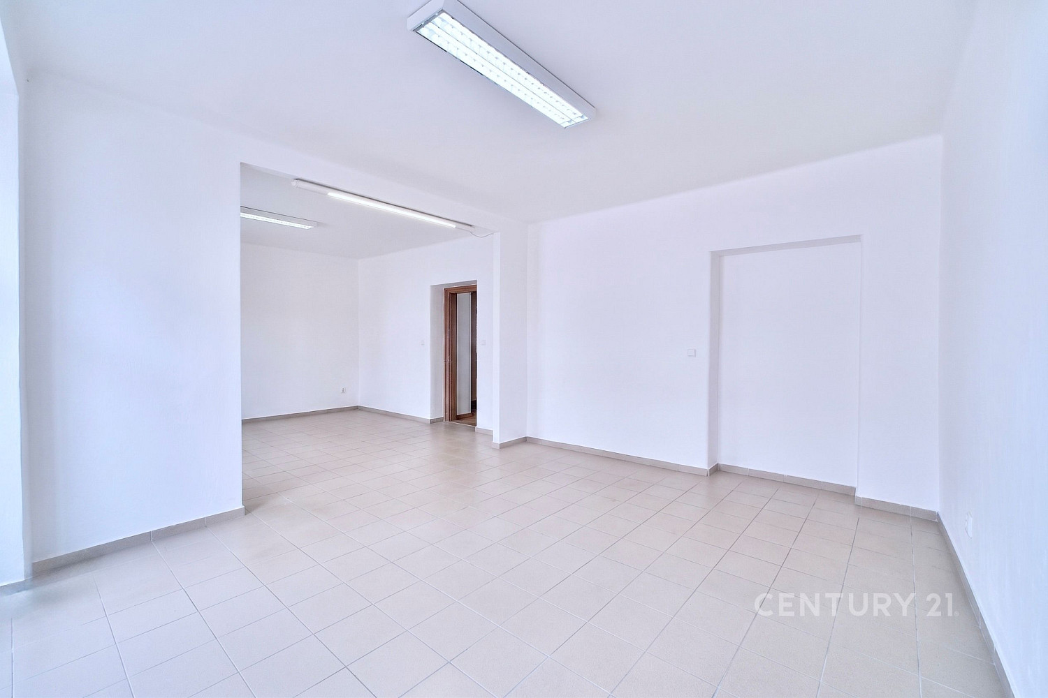 Pronájem obchodních prostor 80 m² – fotografie 3