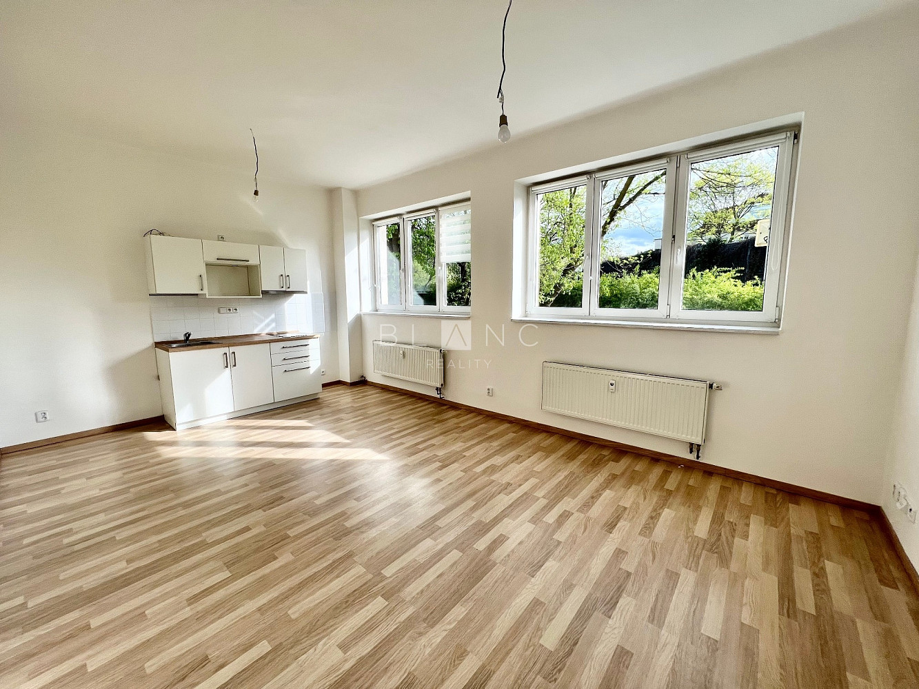 Pronájem bytu 1+kk 35 m²