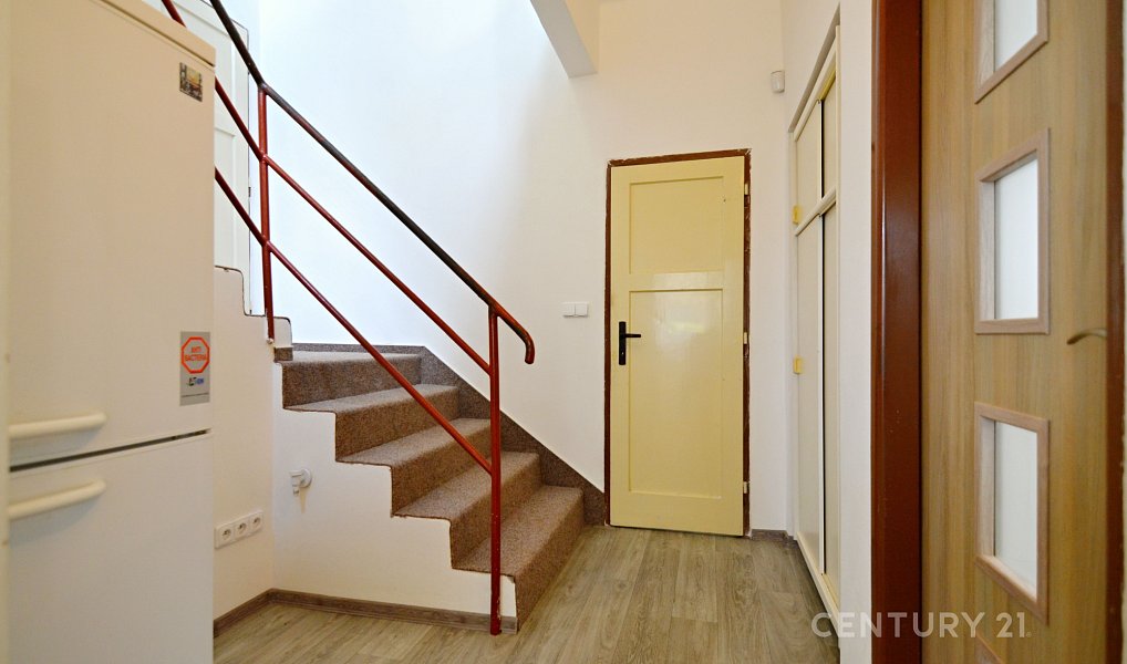 Prodej domu 215 m² s pozemkem 892 m², Hostivice – náhled fotky 15