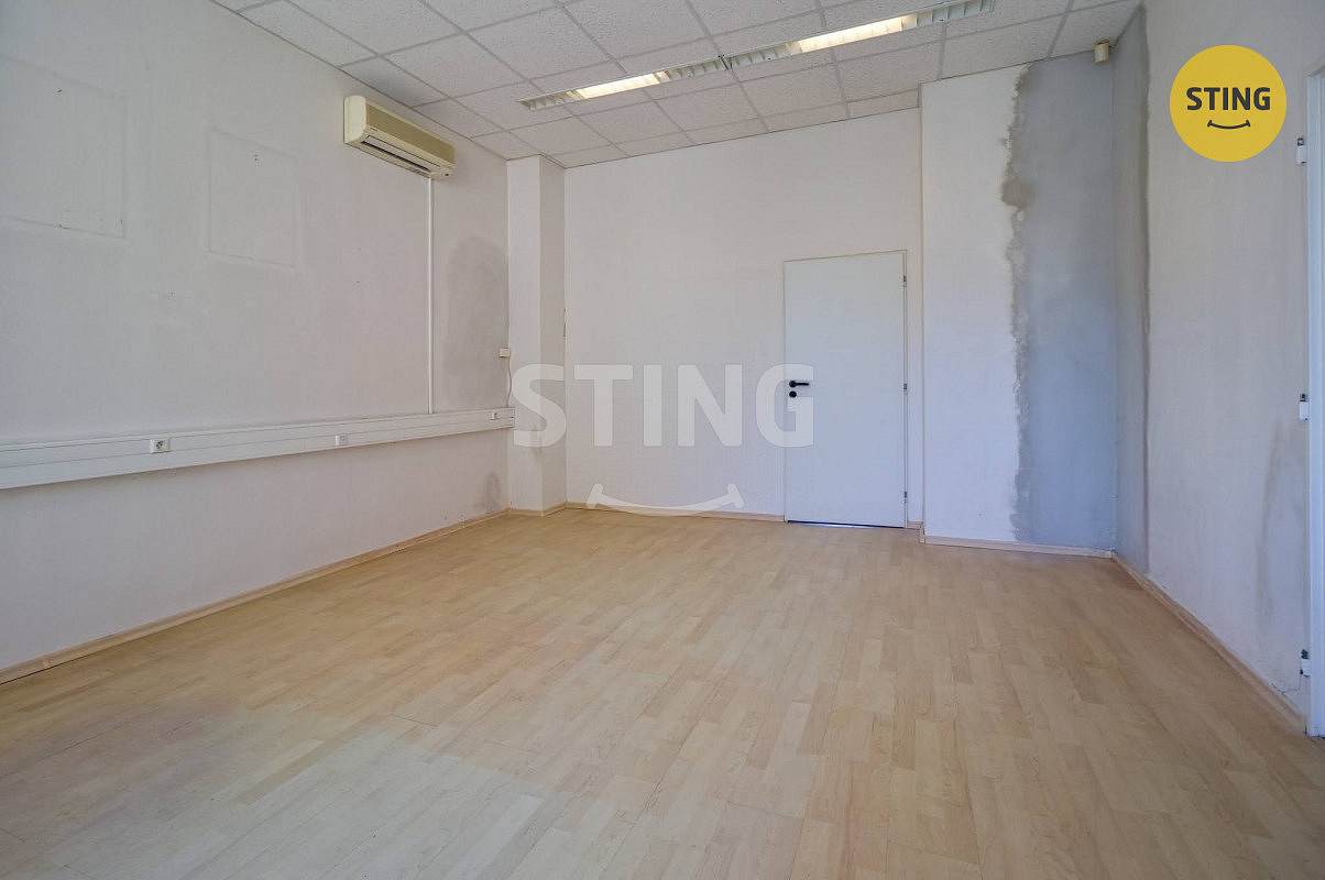 Pronájem kanceláře 150 m² – fotografie 4