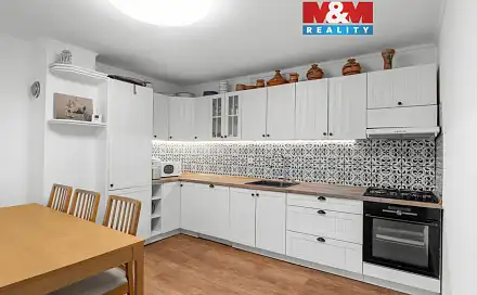 Prodej domu 288 m² s pozemkem 584 m², Peruc - Černochov, okres Louny