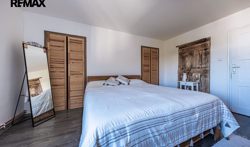 Prodej domu 260 m² s pozemkem 180 m², Krupka – náhled fotky 17