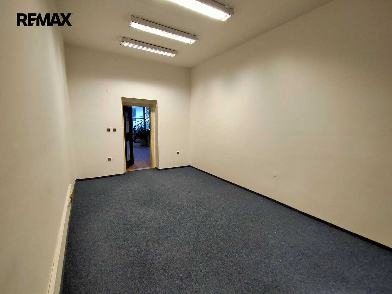 Pronájem kanceláře 40 m² — photo 4