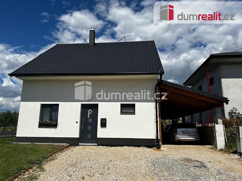 Prodej domu 93 m² s pozemkem 1 227 m²