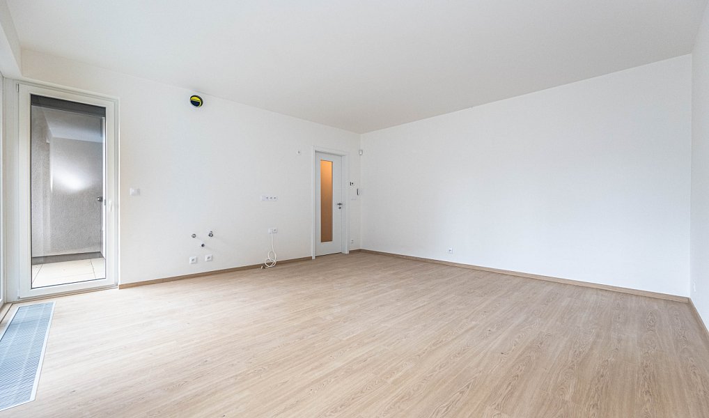 Prodej bytu 1+kk 34 m², Praha – náhled fotky 2