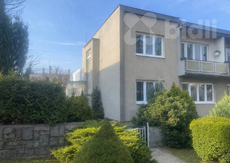 Prodej domu 240 m² s pozemkem 363 m²