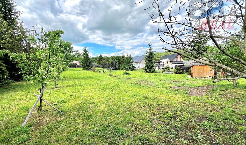 Prodej stavebního pozemku 1 301 m², Radonice – náhled fotky 9