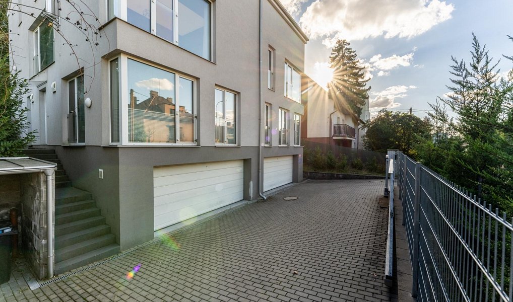 Prodej bytu 4+kk 134 m², Praha – náhled fotky 26