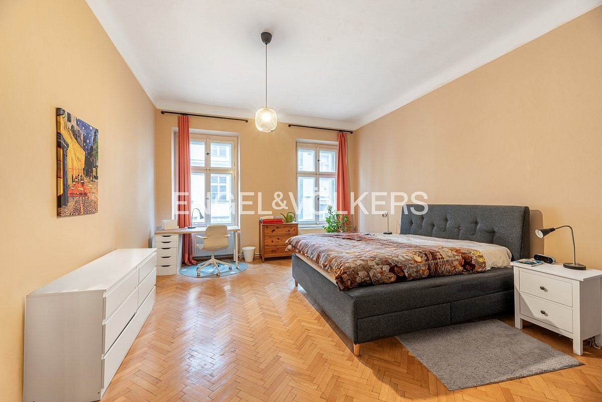 Pronájem bytu 2+1 80 m² – fotografie 4