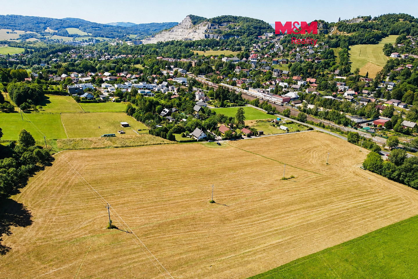 Prodej stavebního pozemku 18 245 m²