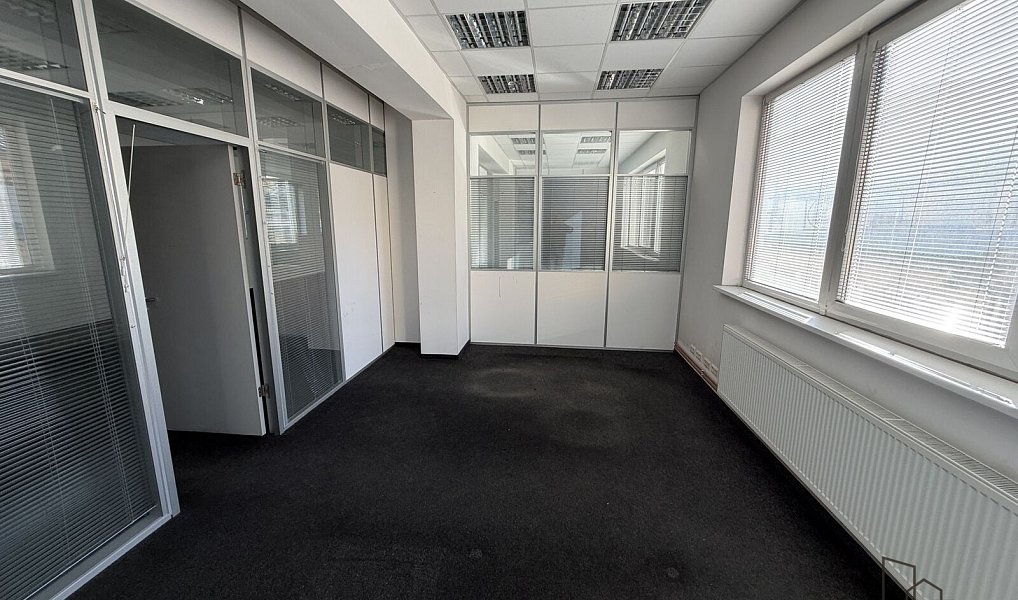 Pronájem kanceláře 173 m², Blansko – náhled fotky 3